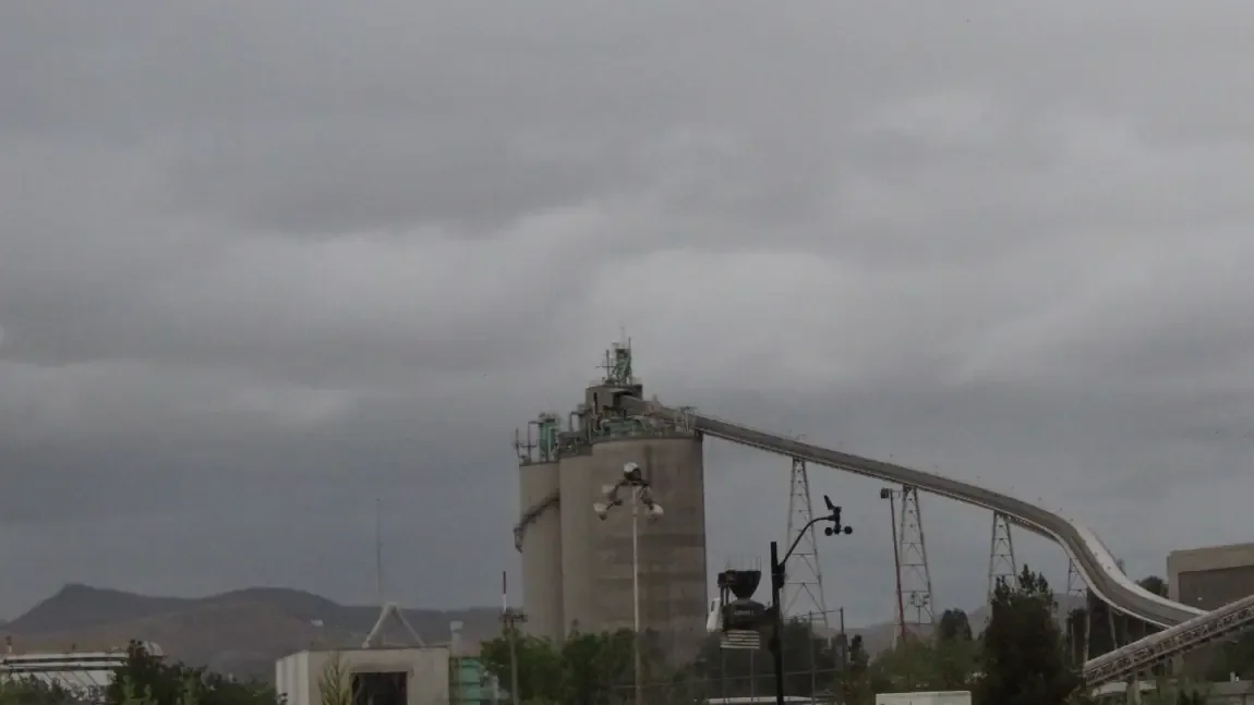 La Protección Civil de Chihuahua advierte sobre lluvias y vientos en la entidad, con posibles complicaciones para la población.