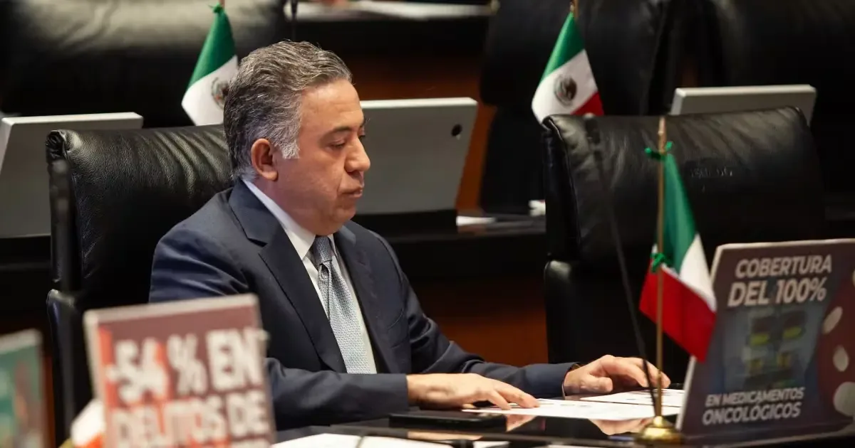 La salida de Inzunza del grupo parlamentario de Morena desata críticas de la senadora priista sobre posibles complicidades.