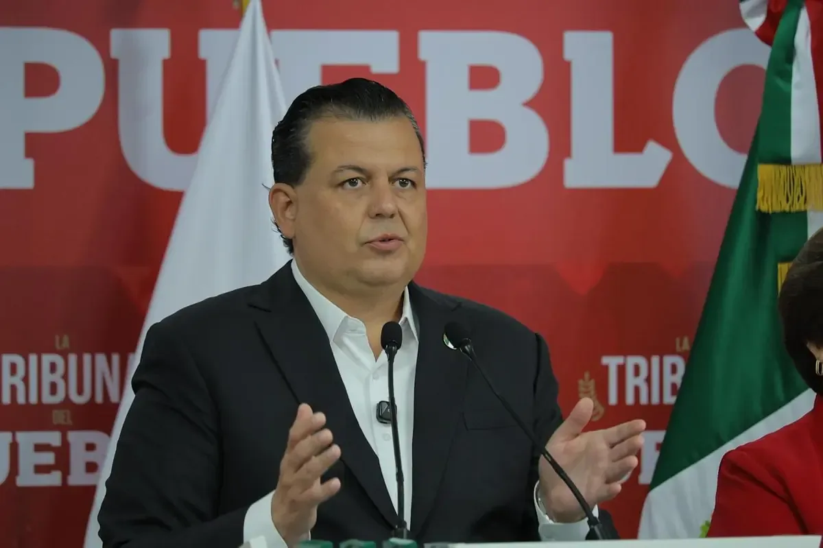 El dirigente estatal Guillermo Valencia Reyes acusa irregularidades en el manejo de teléfonos del fallecido exalcalde.