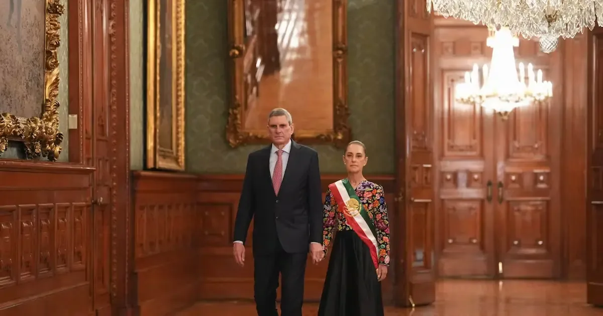 Por primera vez, la ceremonia incluyó a conductores de pueblos originarios y afromexicanos en un homenaje a los migrantes.