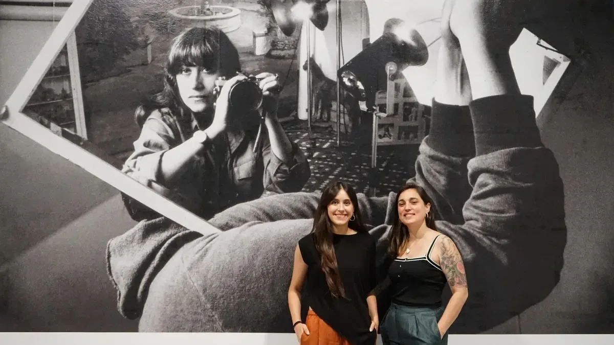 La muestra 'Memoria vivida' destaca cinco décadas de trabajo de la fotógrafa premiada.