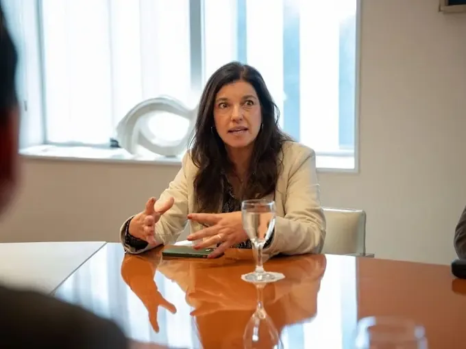 María José Alcazar marca un hito histórico en la educación argentina al ser la primera directora del emblemático colegio.