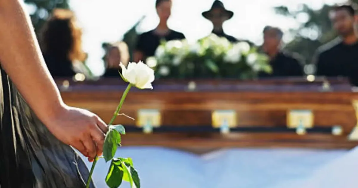 Las muertes en México en 2025 muestran las enfermedades crónicas como las principales causas, evidenciando desigualdades de género.
