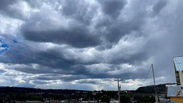 El clima en Chihuahua prevé tormentas y altas temperaturas para hoy.
