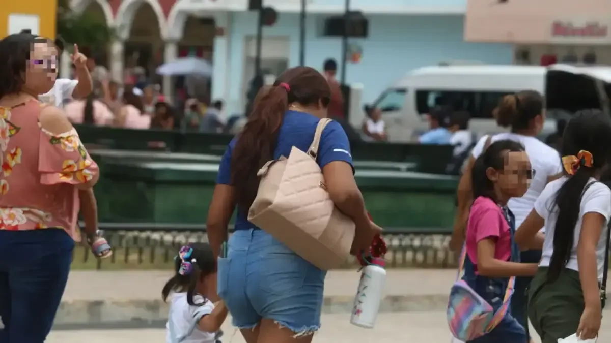 Lluvias en Yucatán junto a altas temperaturas y rachas de viento superan los 60 km/h, advierte Protección Civil.