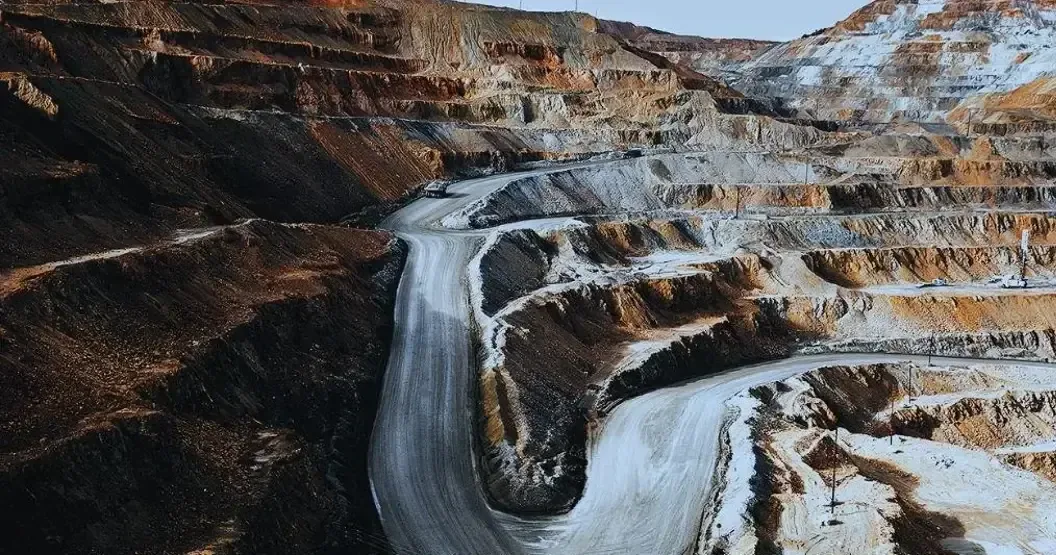 La caída en la producción afectó diversos minerales, destacando una fuerte baja en la extracción de fluorita en Coahuila.
