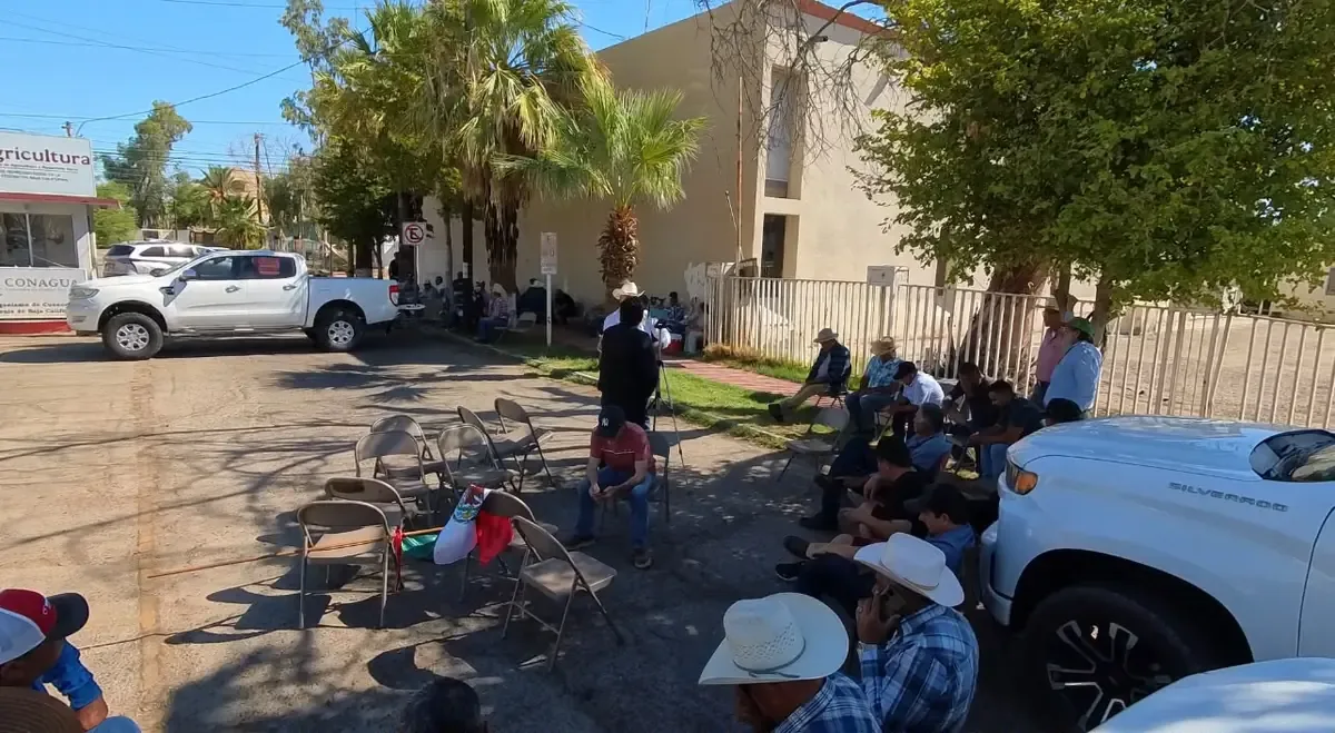 Productores agrícolas del valle de Mexicali buscan soluciones a problemas de abastecimiento y apoyo financiero.