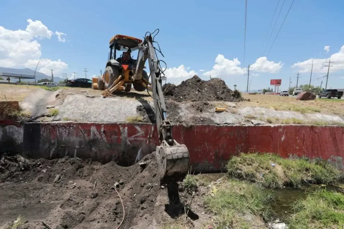 La limpieza de arroyos en Saltillo busca prevenir inundaciones y mejorar la seguridad en la ciudad.
