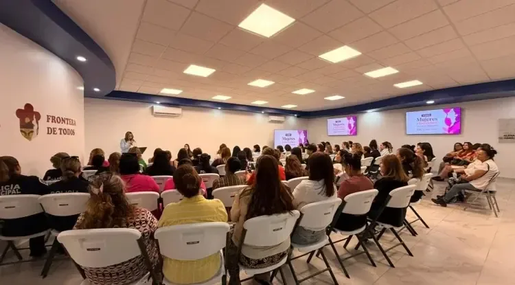 Se busca fortalecer la igualdad y el bienestar femenino a través de foros comunitarios.