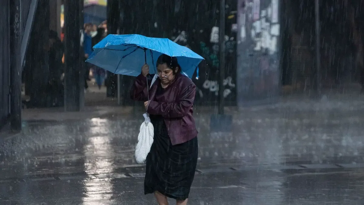 Las lluvias podrían causar inundaciones, deslaves y caída de granizo en diversas regiones del país.
