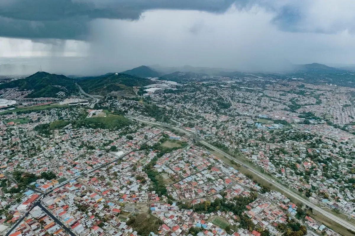 Las lluvias intensas podrían provocar deslaves y el incremento de ríos en varias regiones.