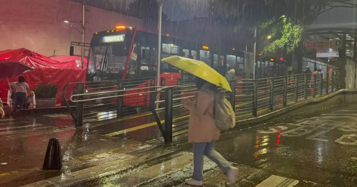 El SMN advierte sobre fuertes precipitaciones y posibles granizadas este 26 de mayo.