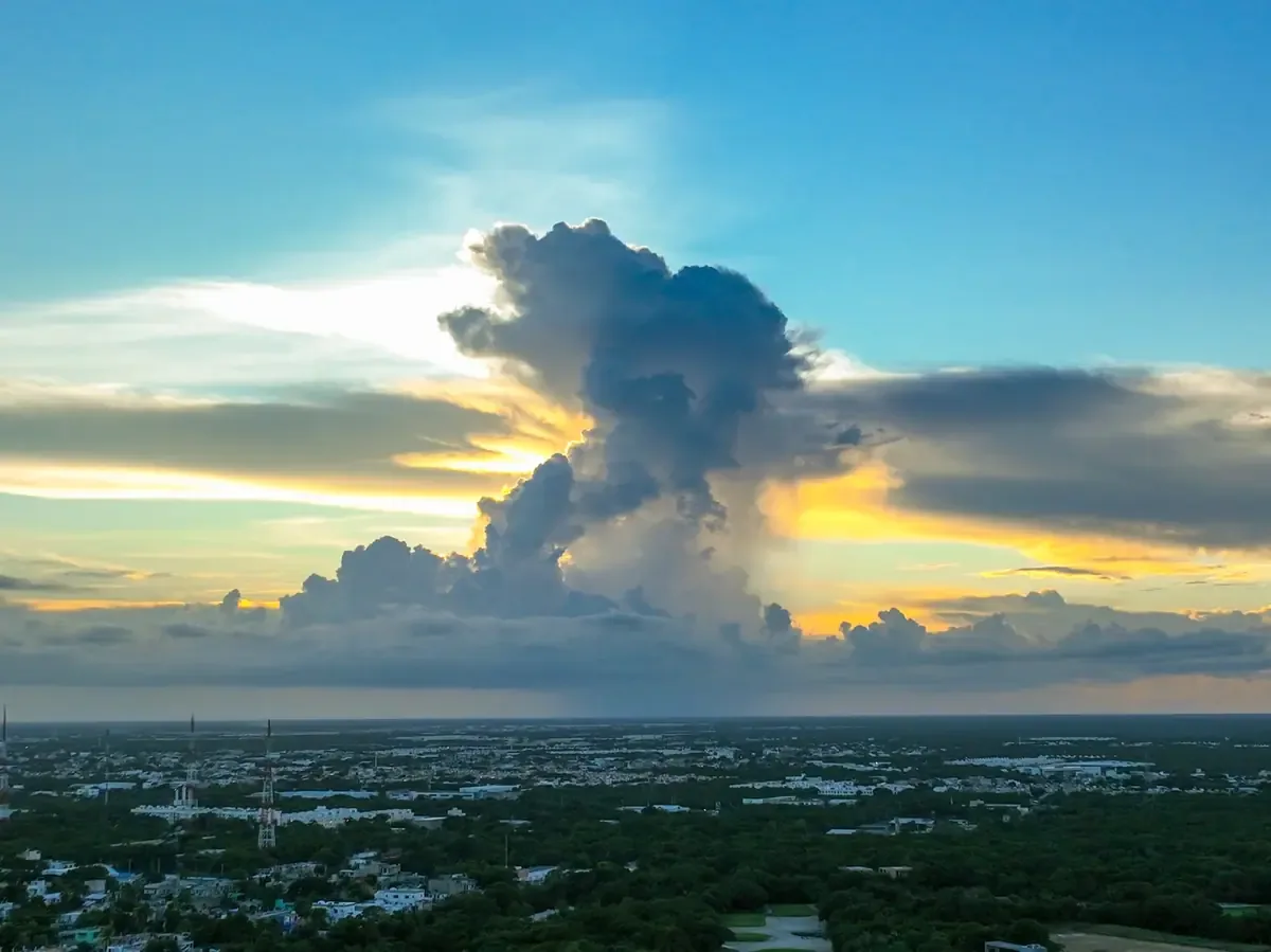 Se prevén lluvias aisladas y chubascos con descargas eléctricas en Quintana Roo.