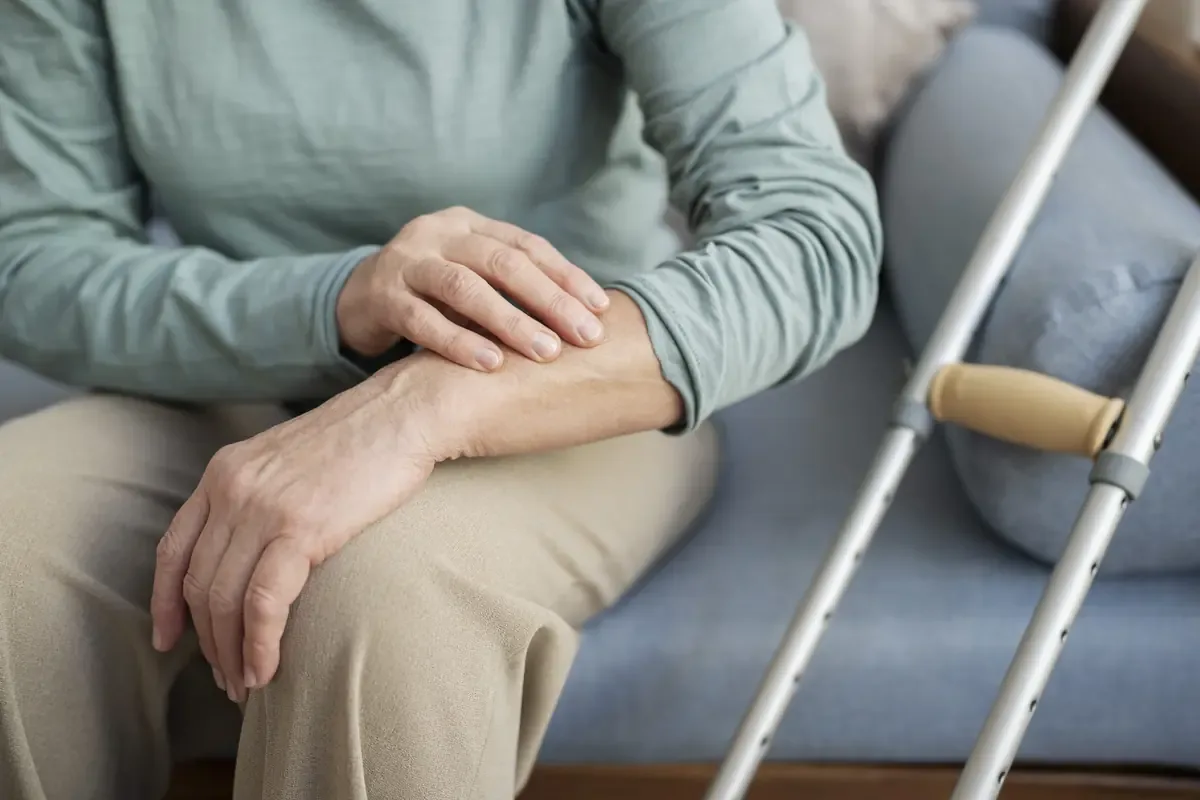 La iniciativa busca asegurar la atención preventiva para los adultos mayores en el sistema de salud.