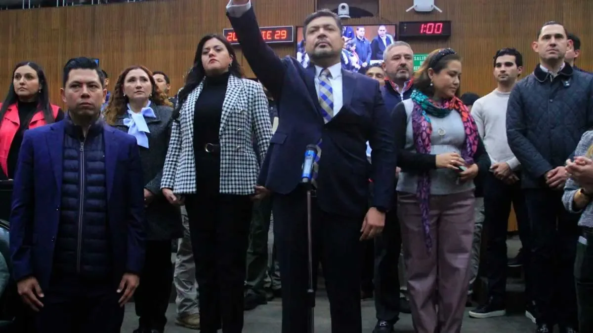 La iniciativa busca asegurar que los gobernadores concluyan su mandato y no interrumpan su gestión por aspiraciones políticas.