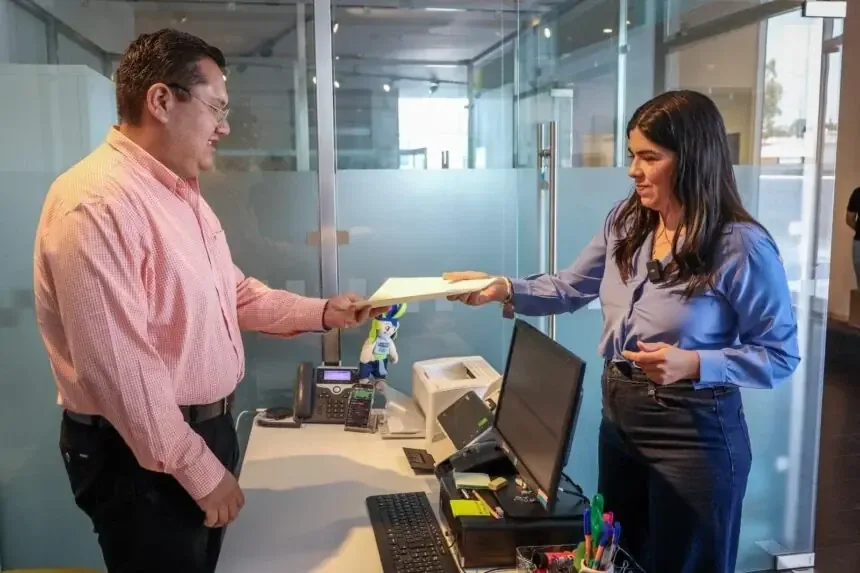 Buscan facilitar la atención de asuntos escolares para madres y padres trabajadores en el estado.