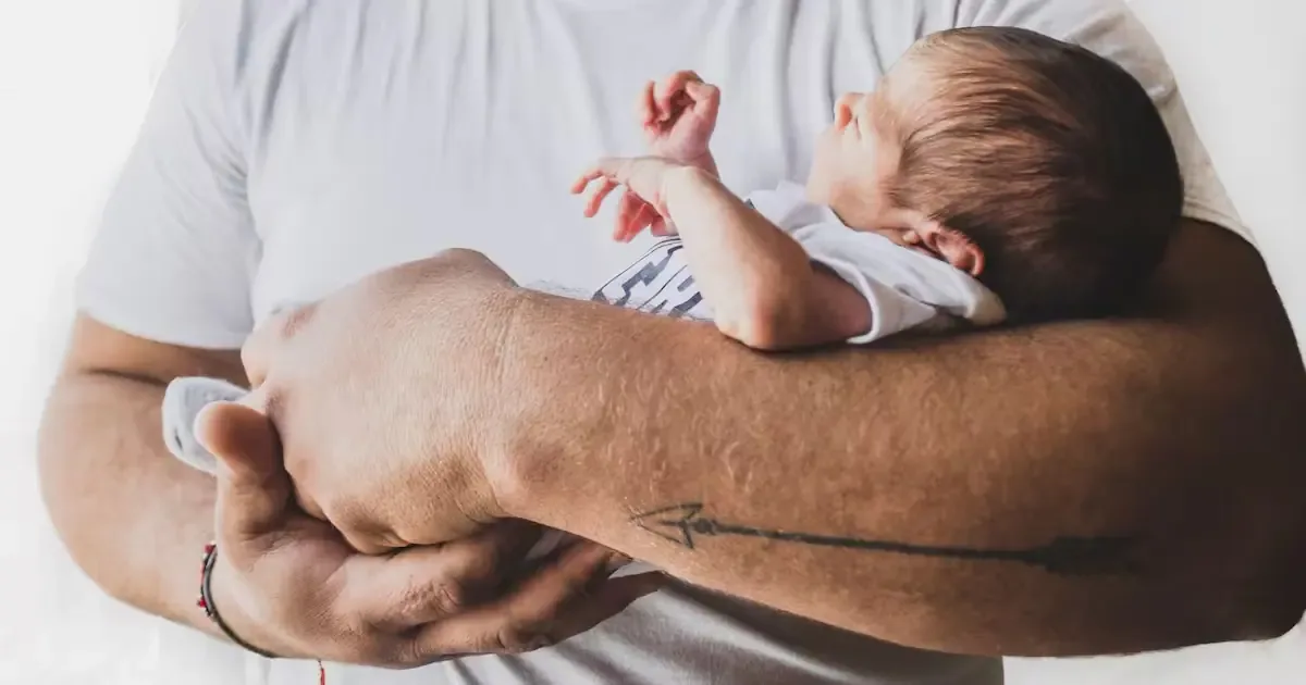 Se busca extender la licencia de paternidad para promover la corresponsabilidad en el hogar.