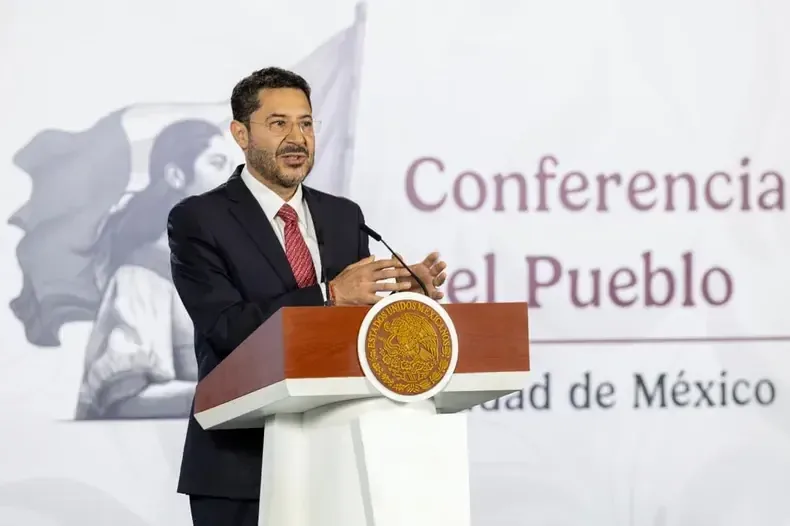 El director del ISSSTE resalta iniciativas clave en favor del sector educativo.