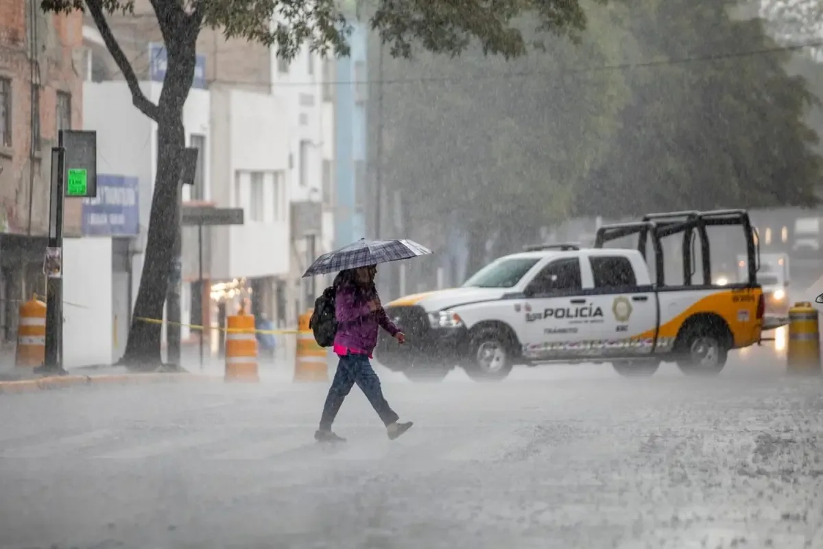 La alerta busca prevenir inundaciones y deslizamientos en diversas regiones del país.