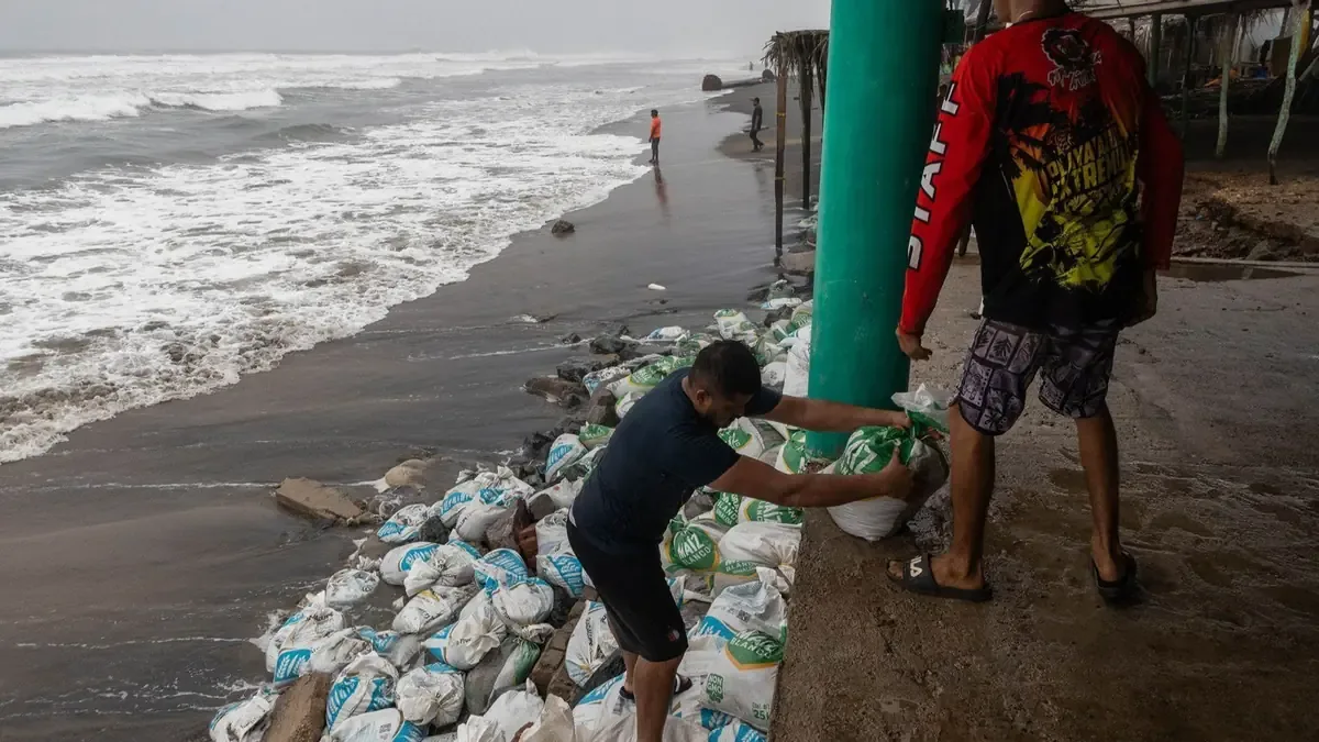 Autoridades piden medidas de precaución debido a lluvias y vientos fuertes en varios estados del país.