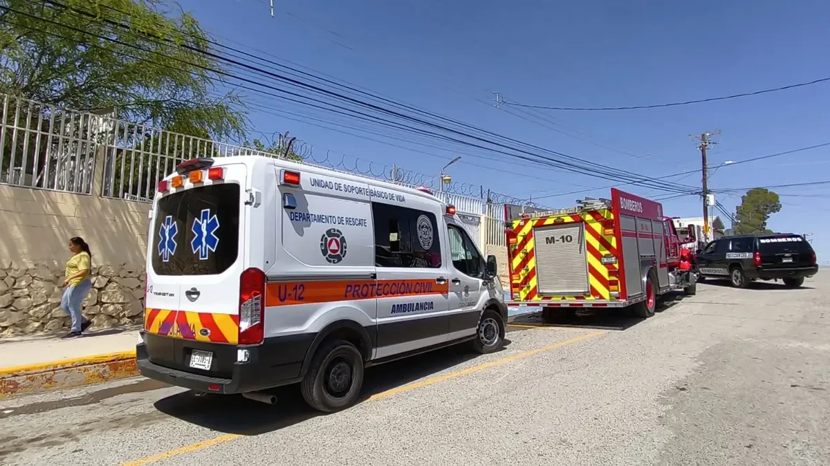 Durante su labor, atendieron un incendio que provocó la evacuación de una escuela y estuvieron presentes en una marcha.