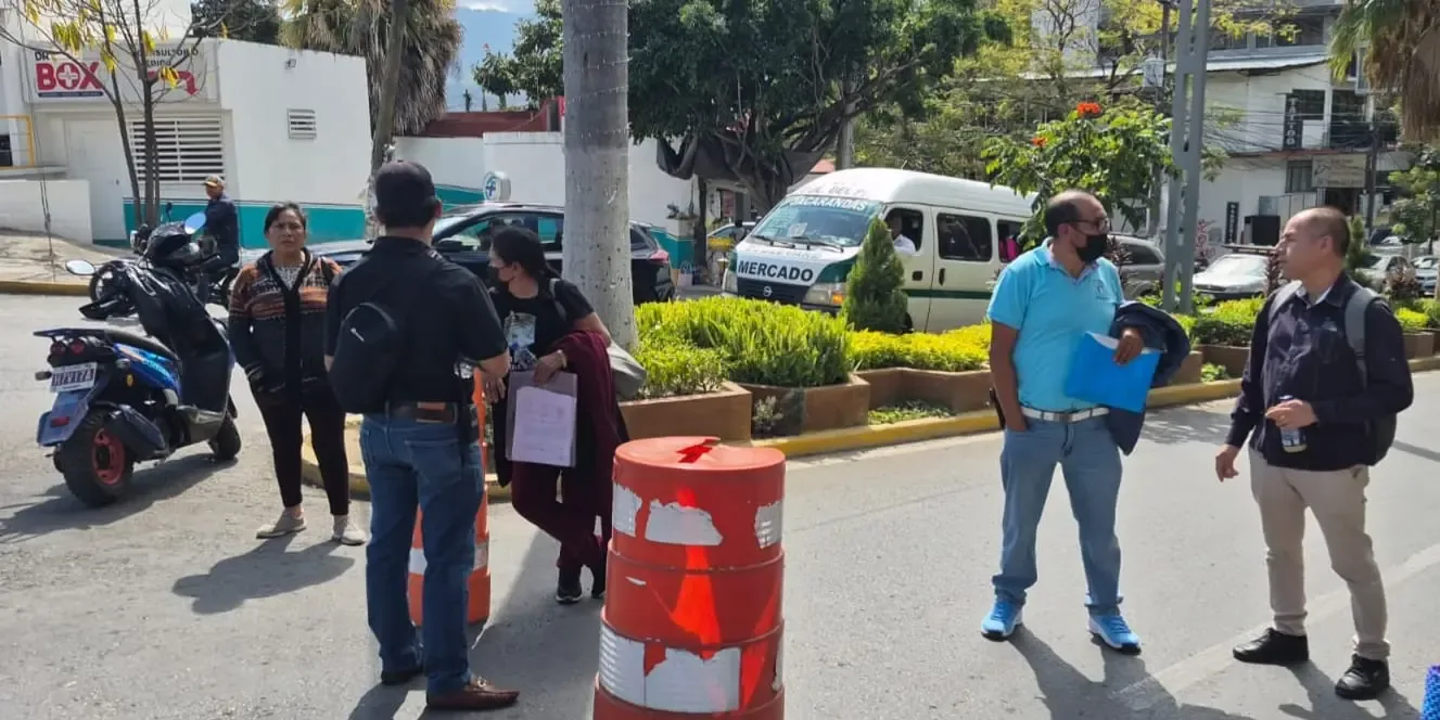 Protesta de familiares de pacientes del hospital ISSSTE en Chilpancingo.