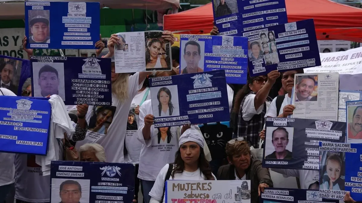 La marcha busca visibilizar la desaparición de un joven en Tlalpan, complicando el tránsito en importantes vías de la capital.