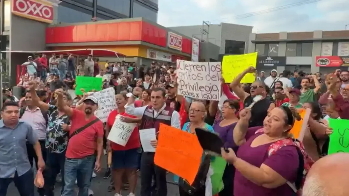 La crisis del agua en García desencadena protestas y acciones legales por parte del alcalde.