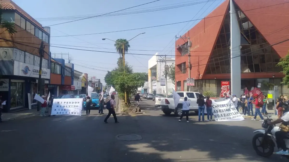 Familias de víctimas de la masacre demandan avances en investigaciones judiciales.
