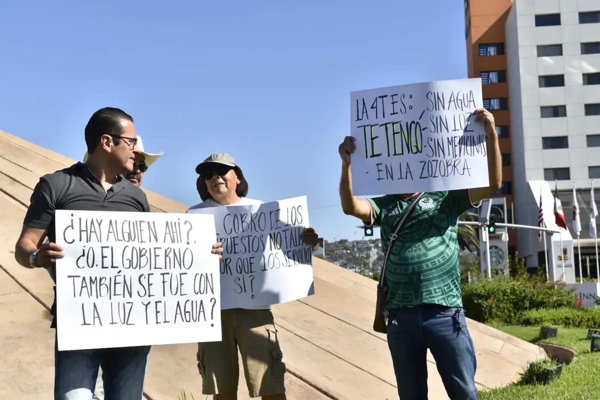 La falta de agua, electricidad y pavimentación desata el descontento en Tijuana.