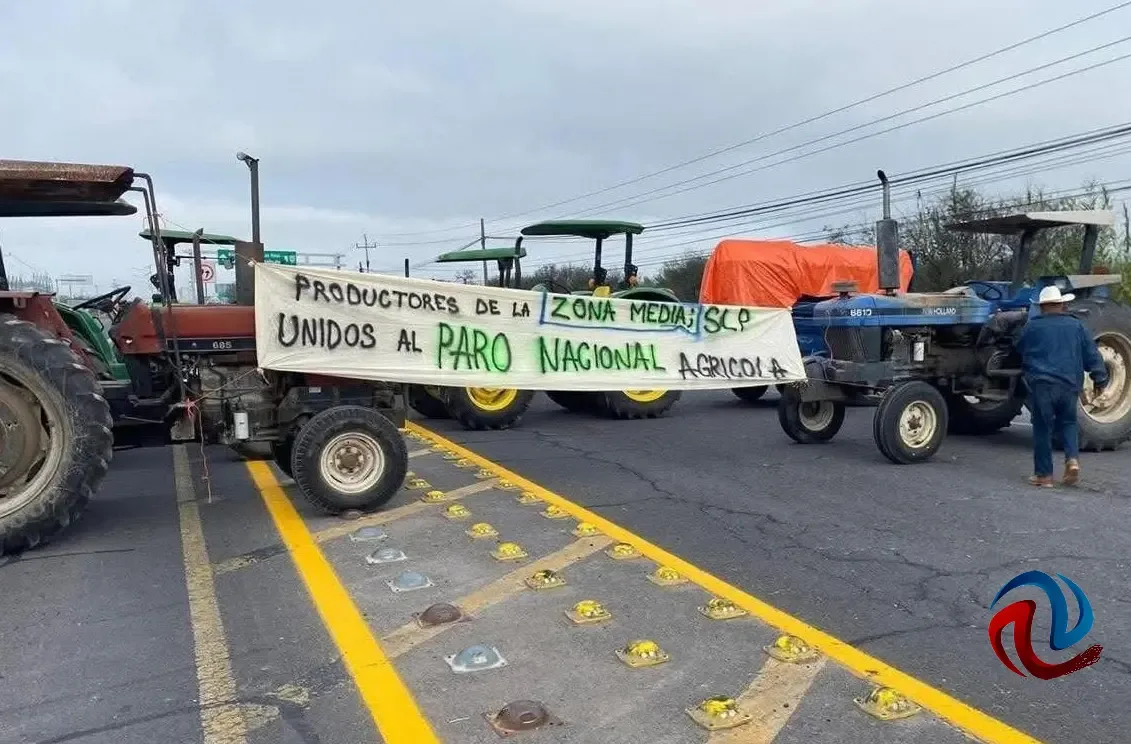 Protestas planeadas de transportistas y campesinos en carreteras de México.