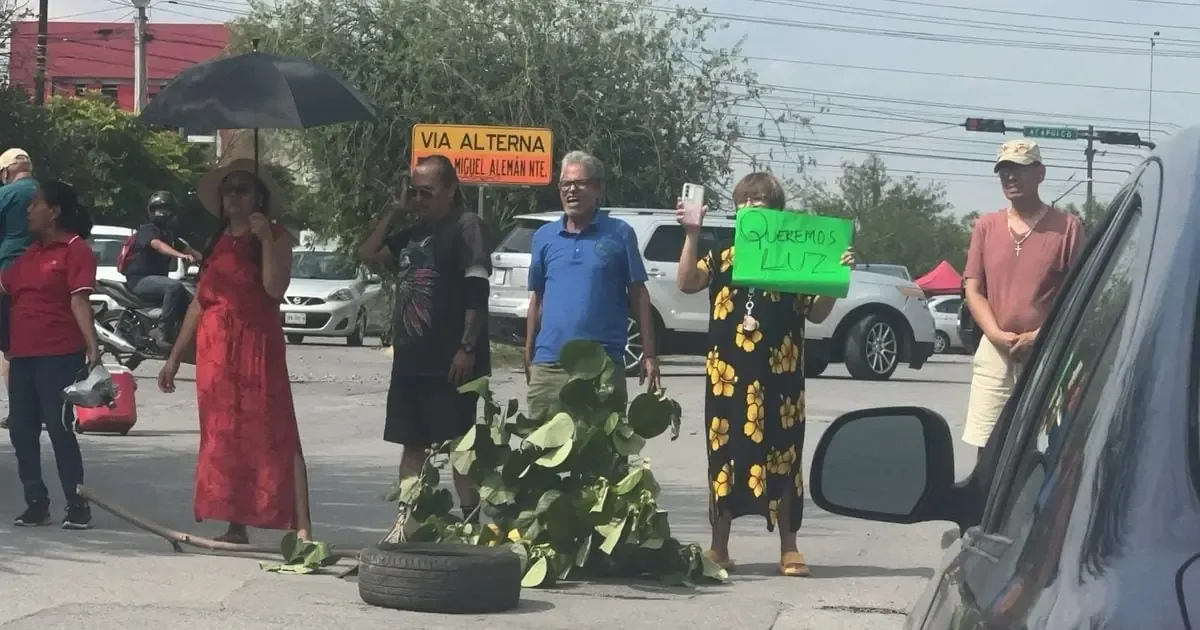 La falta de energía eléctrica provoca descontento en la zona metropolitana de Monterrey.