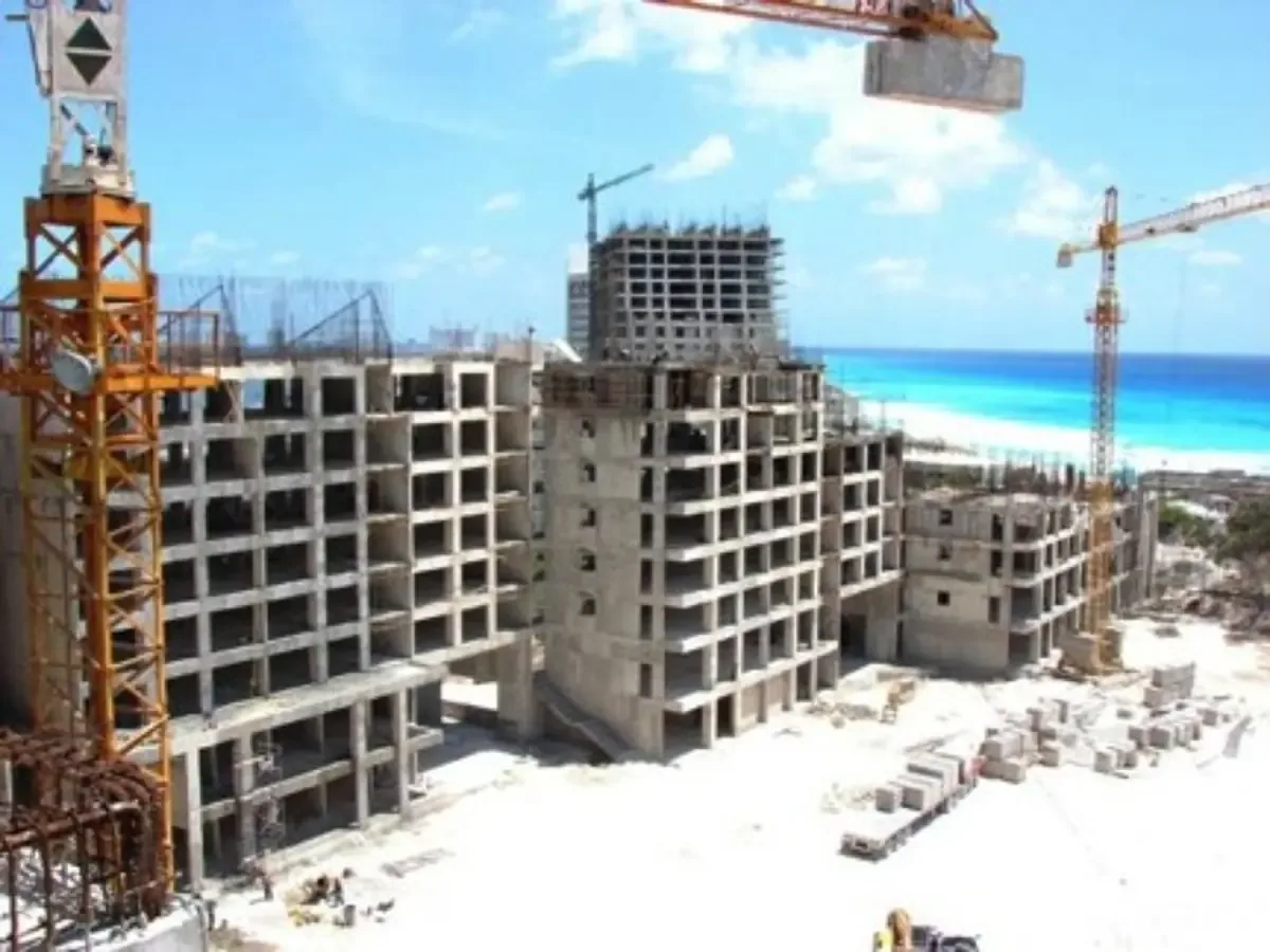 La inversión privada en construcción se fortalece, creando oportunidades principalmente en desarrollo inmobiliario.