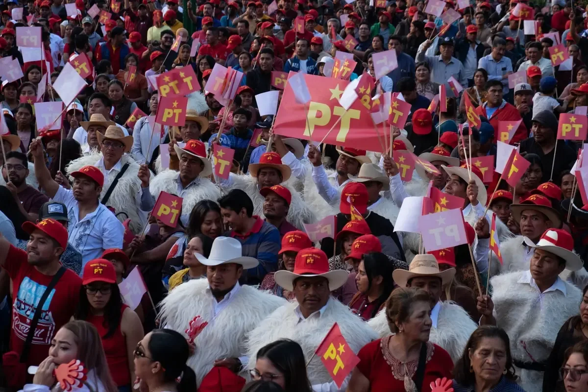 La disputa por candidaturas entre PT y Morena podría afectar las elecciones de 2027 en México.