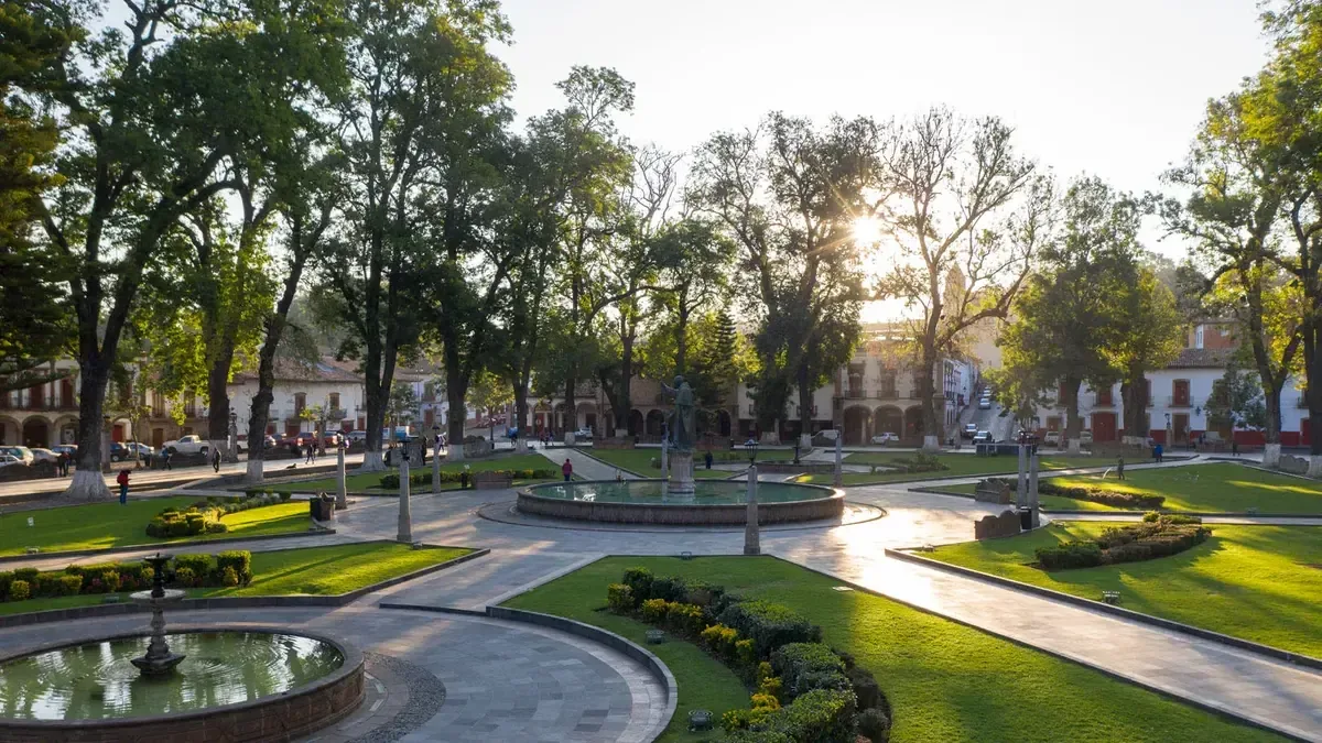 La temporada turística se intensifica en Pátzcuaro con eventos clave que atraerán aún más visitantes.
