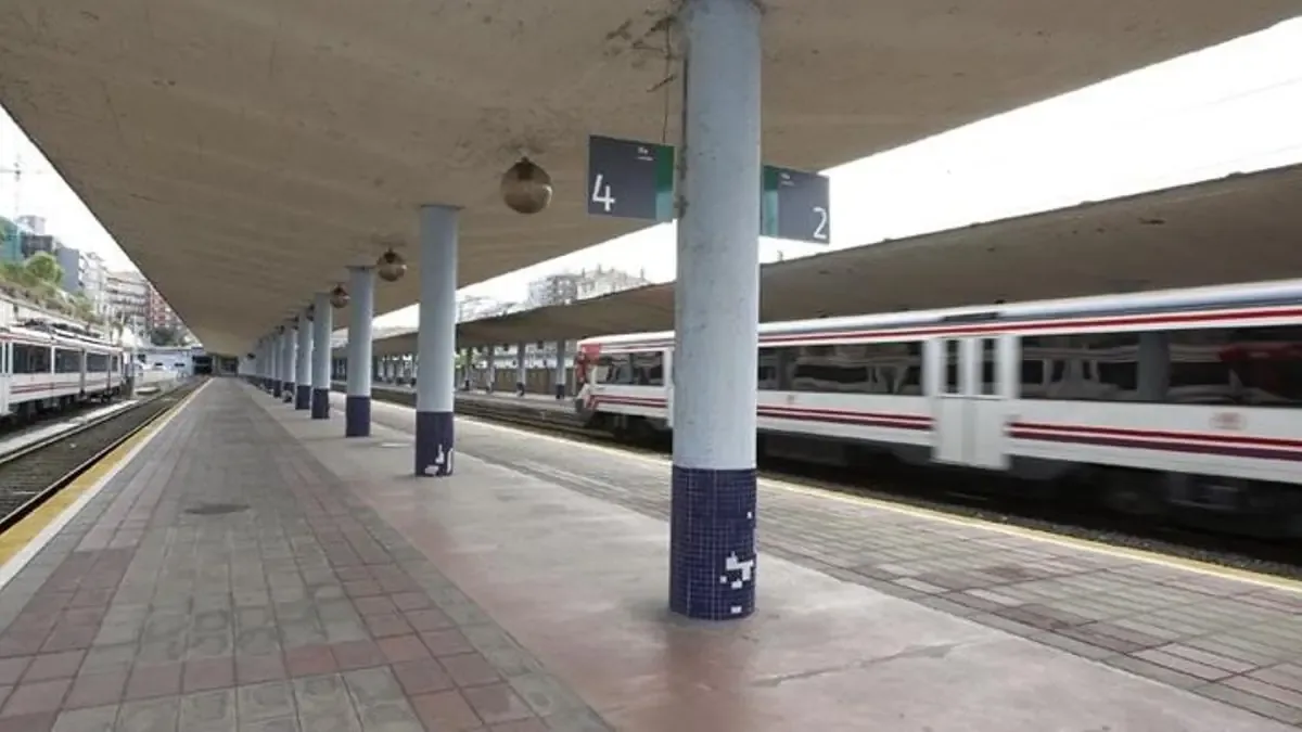 El Ministerio de Transportes adjudica un nuevo estudio de viabilidad para mejorar la conexión ferroviaria entre ambas ciudades.