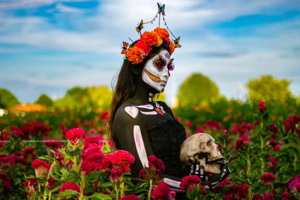 El desfile se enmarca en el festival "La Muerte es un Sueño" con más de 50 actividades.