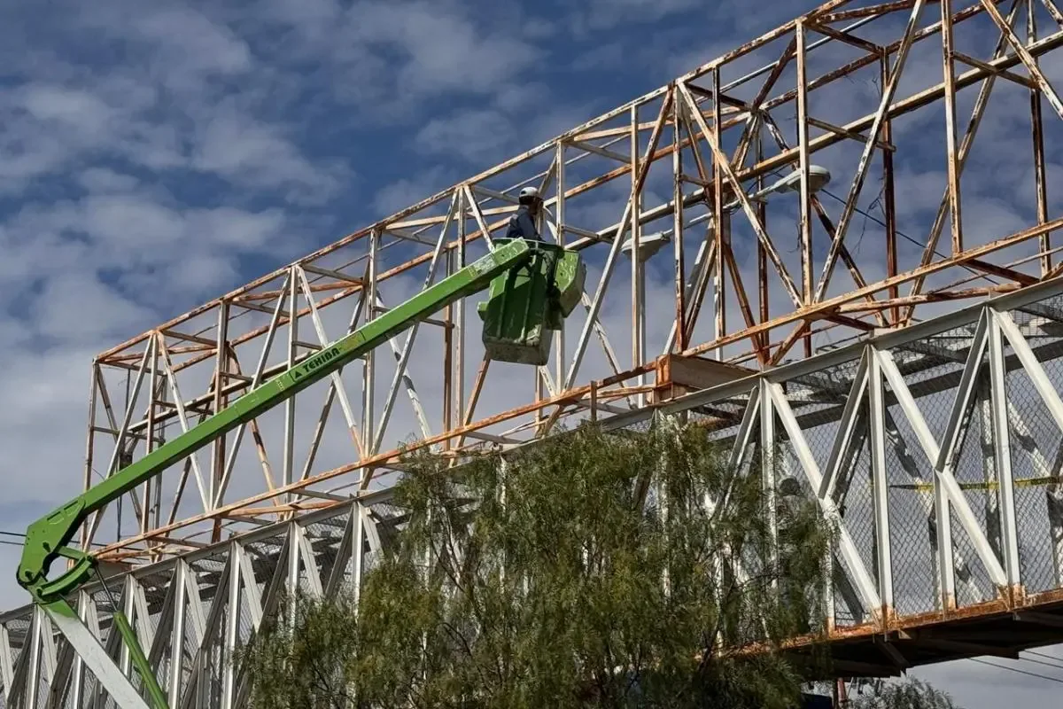 Puentes peatonales en Aguascalientes serán desmontados por problemas estructurales.
