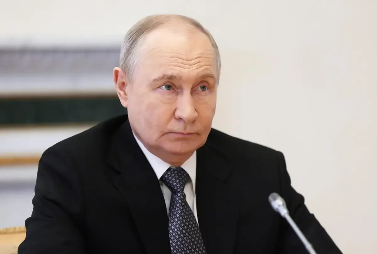 Conversaciones de Putin apuntan a una paz duradera, mientras exige condiciones a Europa.
