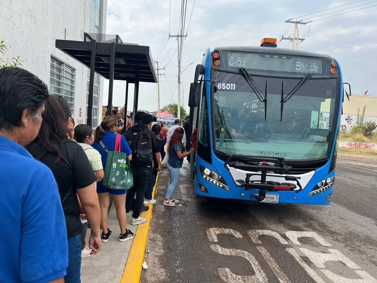 Se añaden unidades para mejorar el servicio ante un aumento del 30% en la demanda.