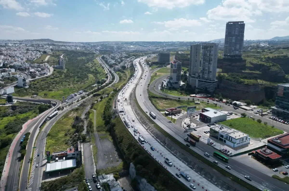 La Agencia de Movilidad destaca una reducción significativa en los tiempos de traslado en Querétaro, beneficiando a usuarios de transporte y automovilistas.