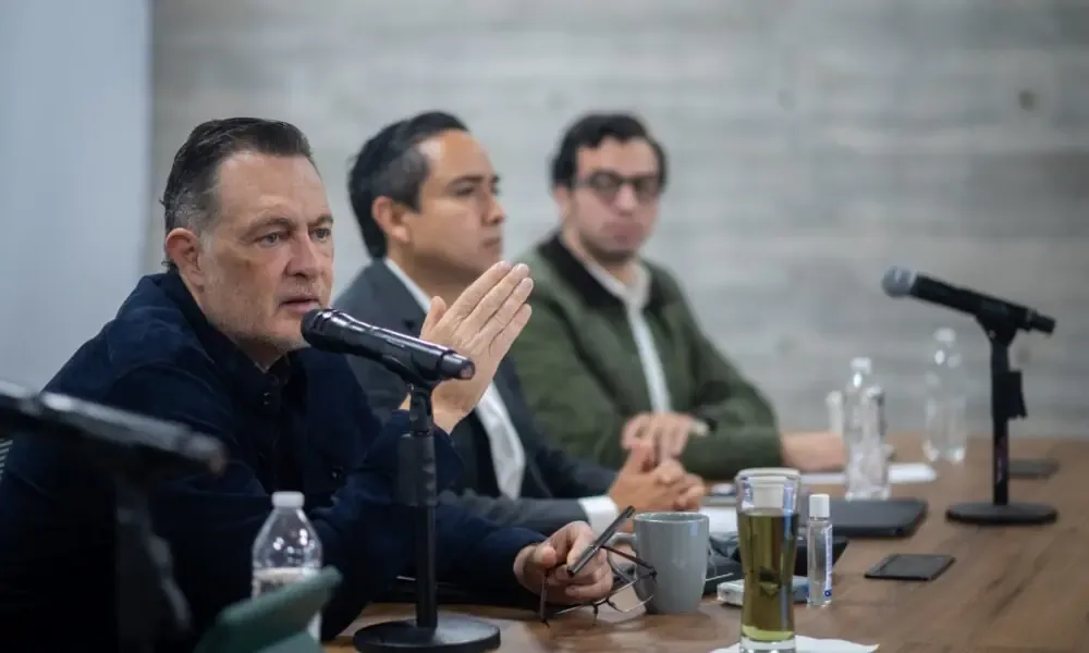 La iniciativa busca reducir trámites y facilitar la llegada de nuevas empresas al estado.