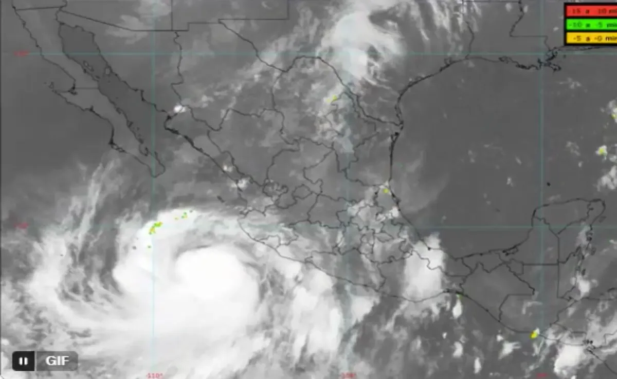 Rachel genera lluvias intensas y vientos en el Pacífico, impactando especialmente a Jalisco y Michoacán.