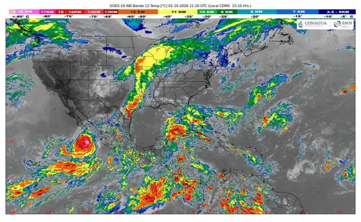 El huracán Rachel afecta costas mexicanas con lluvias intensas y vientos fuertes.