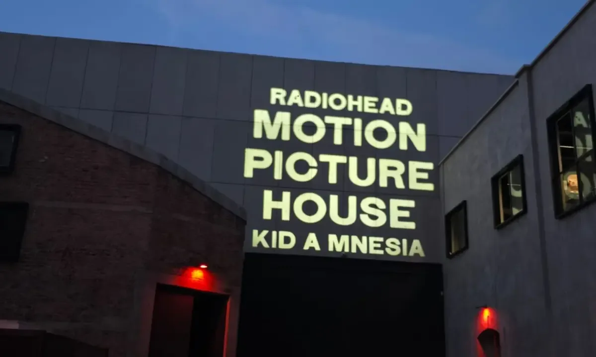 La instalación interactiva de Radiohead invita al público a explorar su universo creativo.