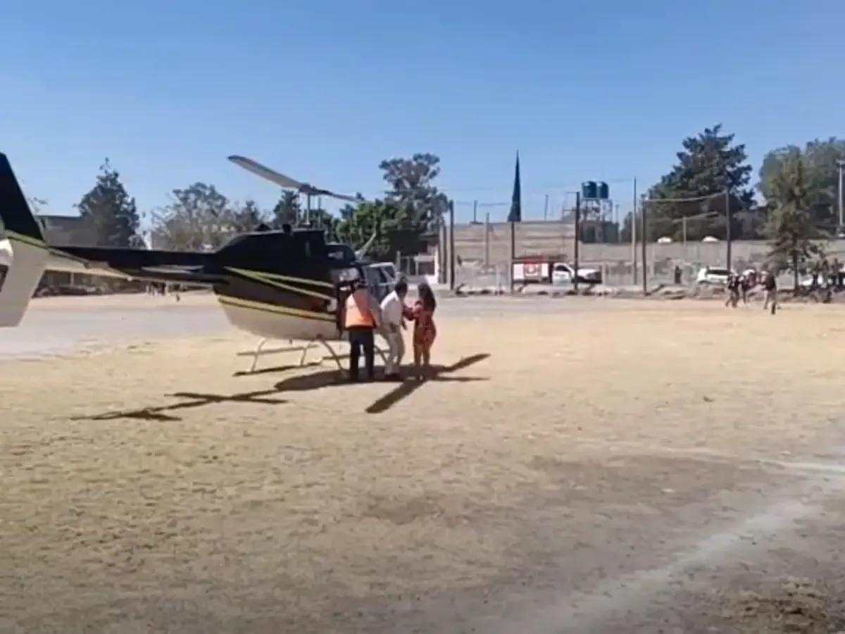 Rafael Vázquez de la Rosa asegura que la llegada en helicóptero fue costeada por la familia de la reina del carnaval.