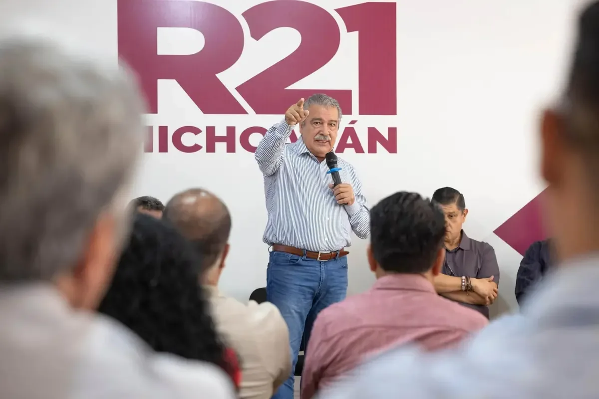 Raúl Morón anunció su decisión de postularse por el PT tras cuestionar el proceso interno de Morena.