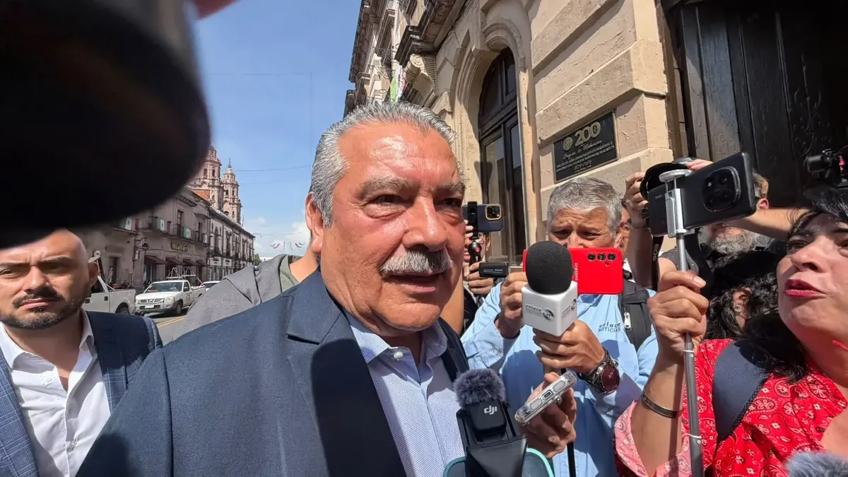 El exsenador no planea abandonar Morena, pero considera impugnar su designación.