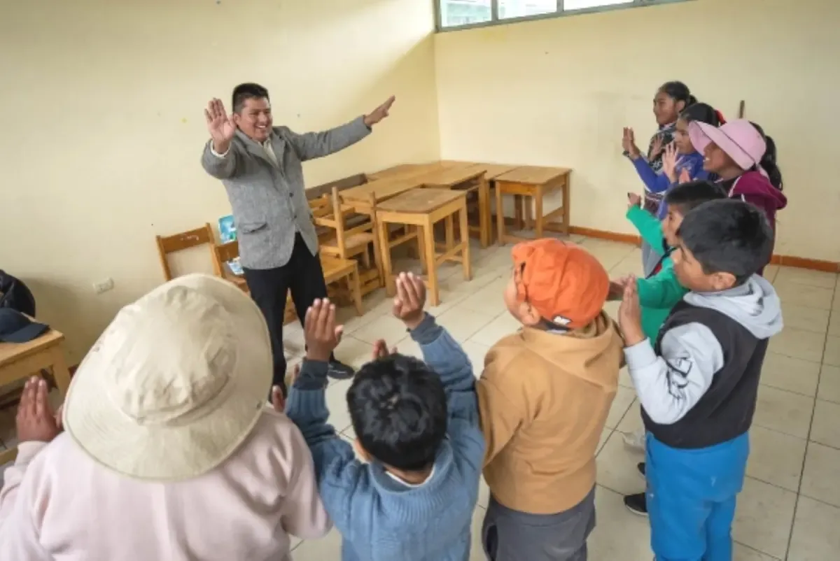 La poesía es clave para fortalecer la identidad indígena en niños de comunidades aimaras.