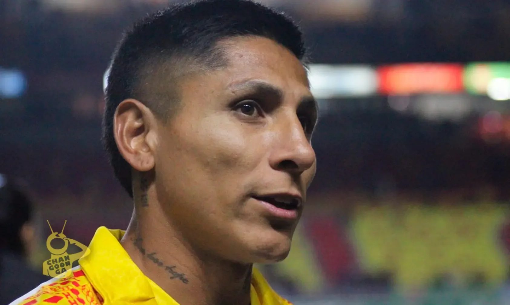 Raúl Ruidíaz durante el homenaje en el estadio Morelos.